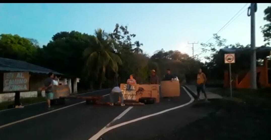 Exigen que se reabra el camino real. (Foto: M. Vásquez)