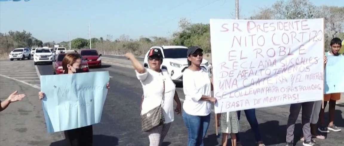 La gente de El Roble quiere calles de asfalto.