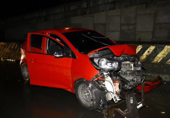 La calle se encontraba mojada al momento del accidente. Foto: Alexander Santamaría 