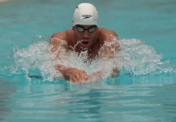 Edgar Crespo no pudo entrar en el medallero de los 200 metros pecho.