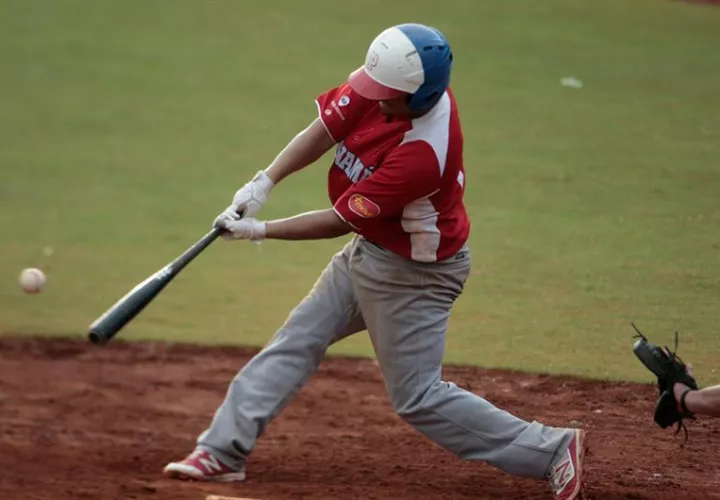 Los panameños tendrán que enfrentarse mañana a Nicaragua y el sábado a Guatemala, mermados por la salida de varios jugadores titulares, lo que podría complicar su participación en la final del domingo próximo. EFE/Archivo