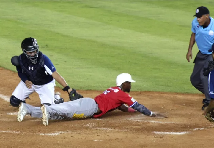 El partido se jugó anoche en el estadio Rod Carew. Foto: Cortesía