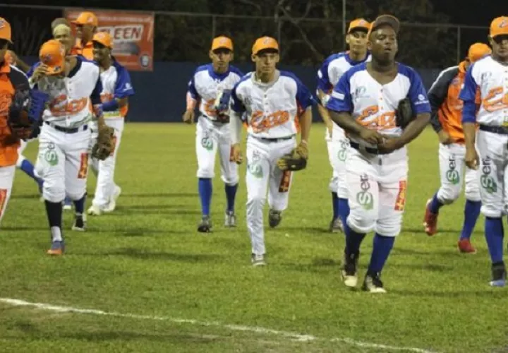 Panamá Este anotó 5 carreras, conectó 11 incogibles, no cometieron errores en el terreno. Foto: Fedebeis