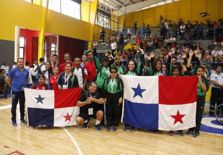 Parte de la delegación en el cierre de la clausura del evento. Foto: Pandeportes