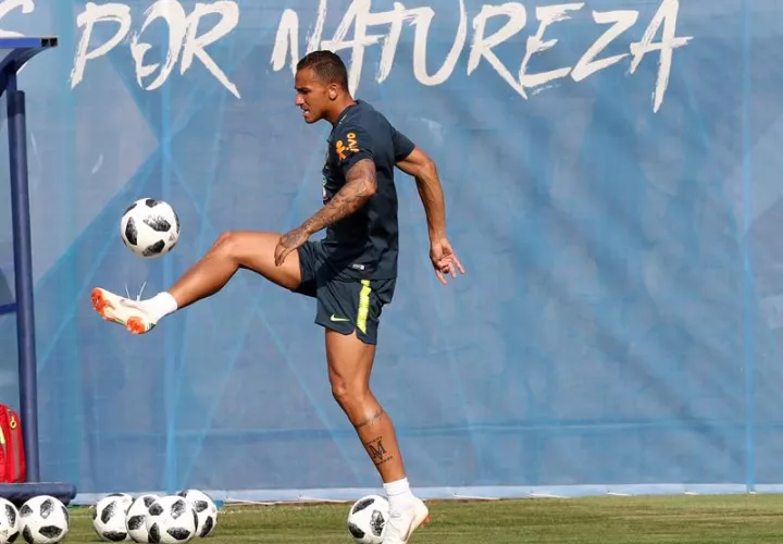  Danilo se entrenó junto a los reservas y a aquellos que jugaron menos minutos frente a los serbios. Foto EFE