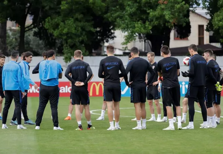 La Federación Croata de Fútbol anunció el cese de Ognjen Vukojevic como miembro del cuerpo técnico por la publicación de un vídeo controvertido en las redes sociales. Foto EFE