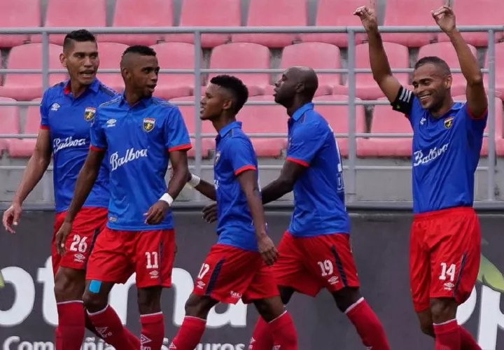 Jugadores del Plaza Amador festejan su victoria en el inicio de la Liga Panameña de Fútbol. Foto: AP