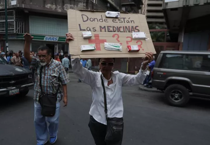 &quot;No les han llegado las medicinas&quot;, dijo decepcionada a periodistas Margot Monasterios.