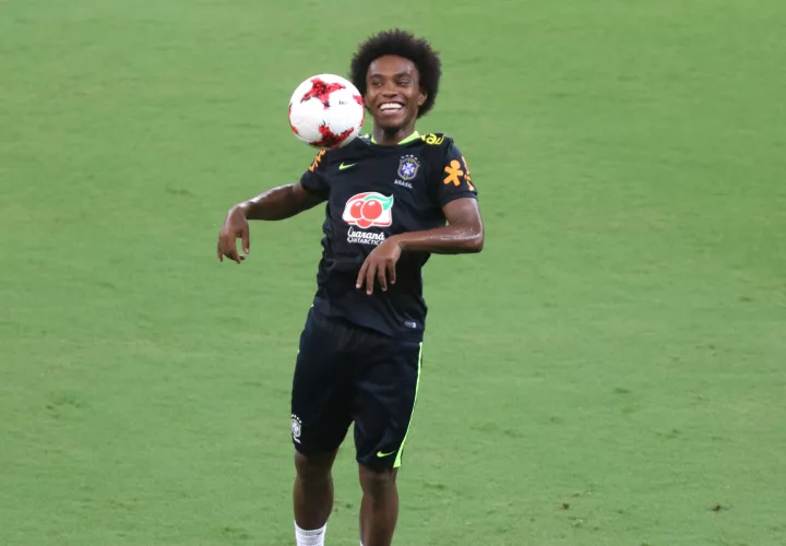 Willian ya se entrena con la selección brasileña. / EFE 