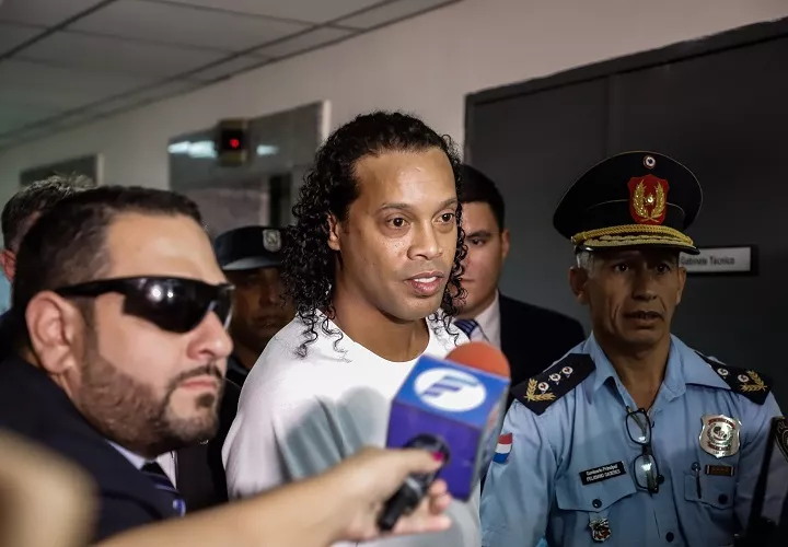 El exjugador brasileño Ronaldo de Assis Moreira, Ronaldinho. Foto: EFE