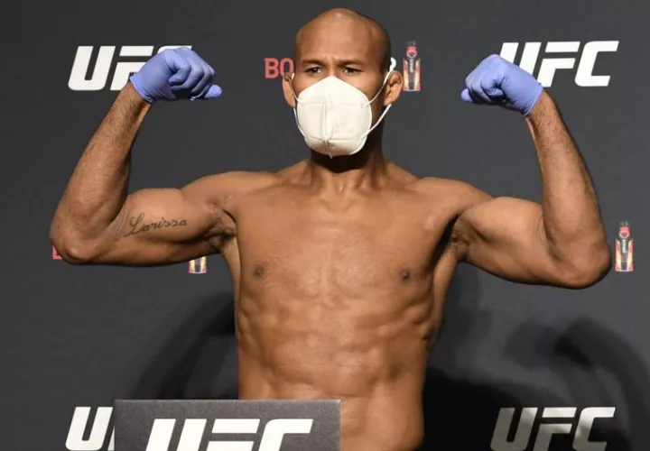 El luchador brasileño de artes marciales mixtas Ronaldo Jacare Souza. 