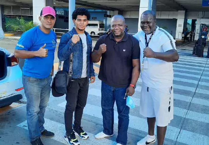 José &#039;El Magnífico&#039; Núñez junto a sus entrenadores José Murillo y José González. Foto: Cortesía