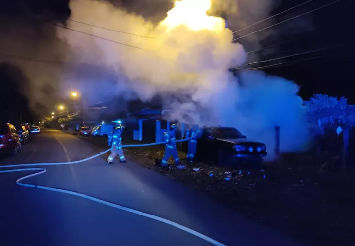 Se desconocen ls causas que provocaran que el auto estallara en llamas.