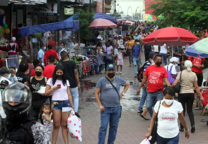 La Peatonal en la avenida Central.