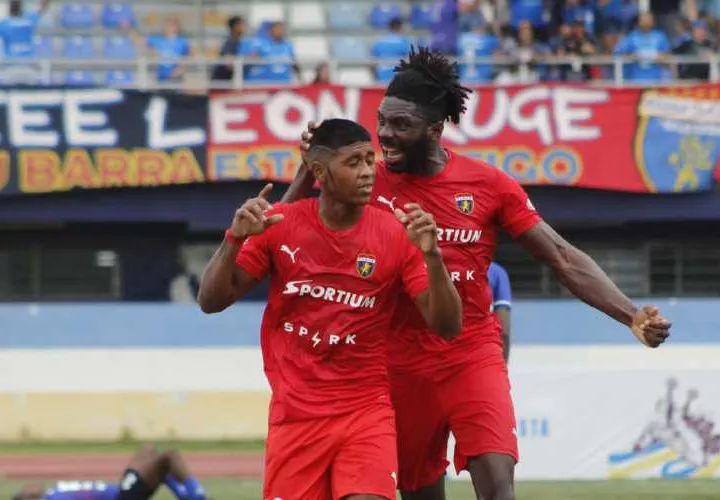 El atacante Leonel Tejada festeja su gol. /Foto: CD Plaza Amador