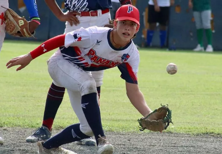 La Selección Sub-15 de Béisbol de Panamá ha entrenado en el interior de la república. Foto: Fedebeis