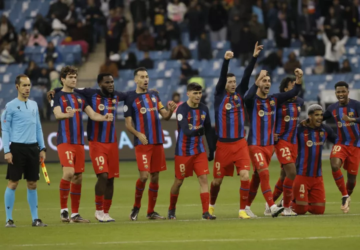 Los jugadores del FC Barcelona celebran la victoria tras los penaltis. /EFE