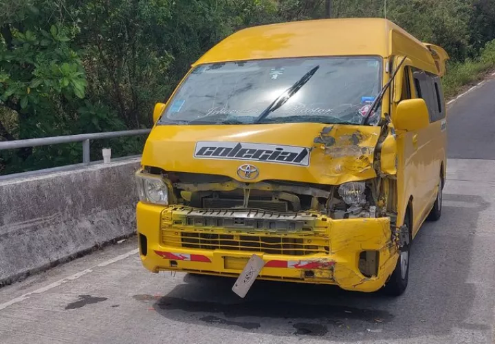 Aparentemente, el conductor del colegial se quedó sin frenos.