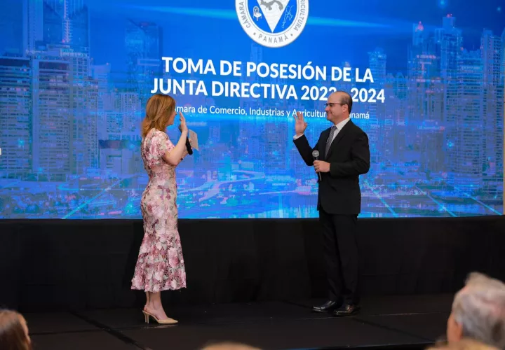 Toma de posesión del nuevo presidente de la Cámara de Comercio 