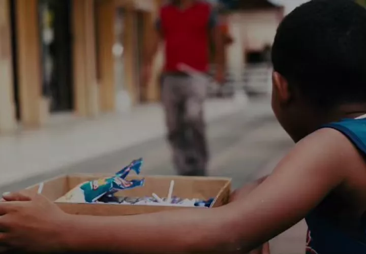 En las calles y avenidas del país hay un aumento de niños trabajando.