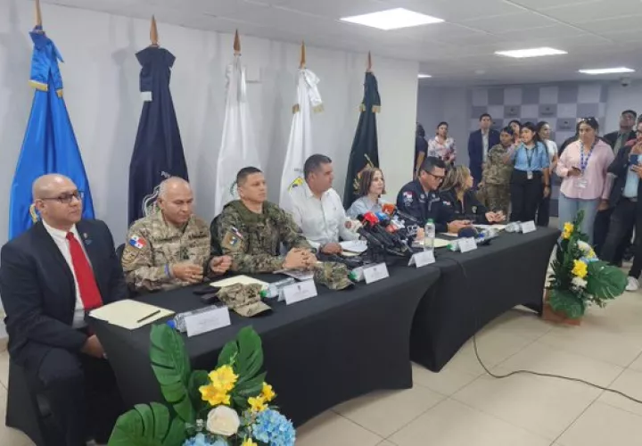 Autoridades panameñas en conferencia de prensa sobre el tema migratoiro.