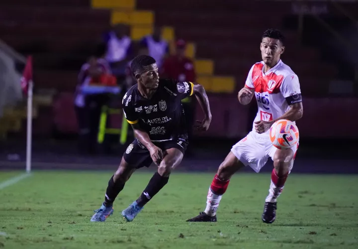 El Independiente falló goles en el Rommel. Foto: EFE