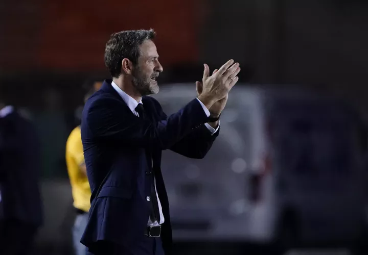  El seleccionador de Panamá Thomas Christiansen dirige ante Costa Rica. /Foto: EFE