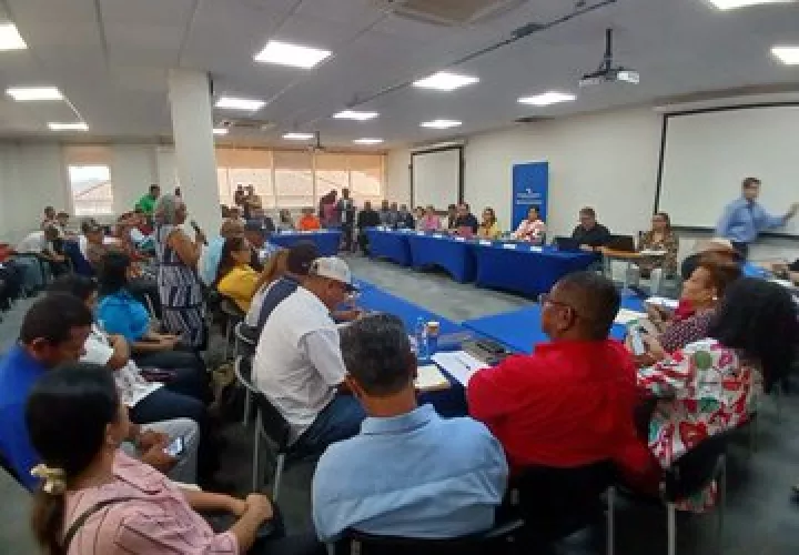 Inicia la reunión en uno de los salones de Ciudad del Saber.