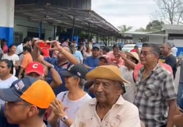 Manifestaciones durante el proceso de conteo de votos.