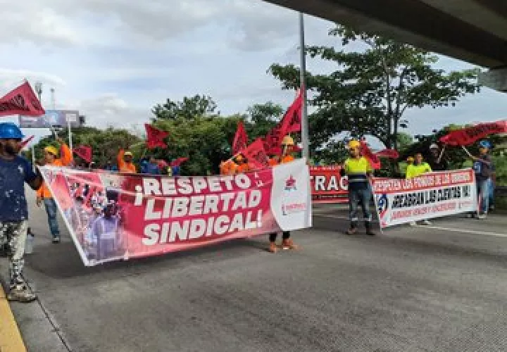 Los sindicalistas se tomaron las calles de la ciudad.