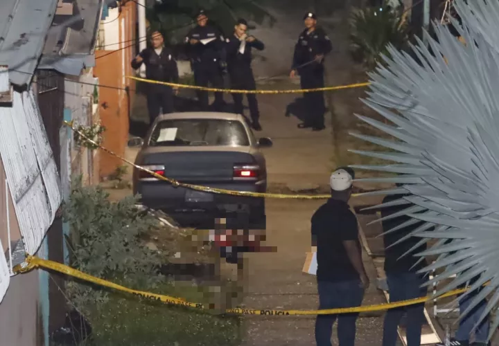 Escena del homicidio en la calle-vereda en Santa Librada. (Foto-Video: Alexander Santamaría)