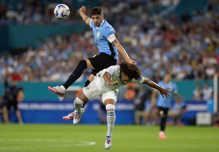  Federico Valverde (arriba) y Adalberto Carrasquilla /Foto: EFE