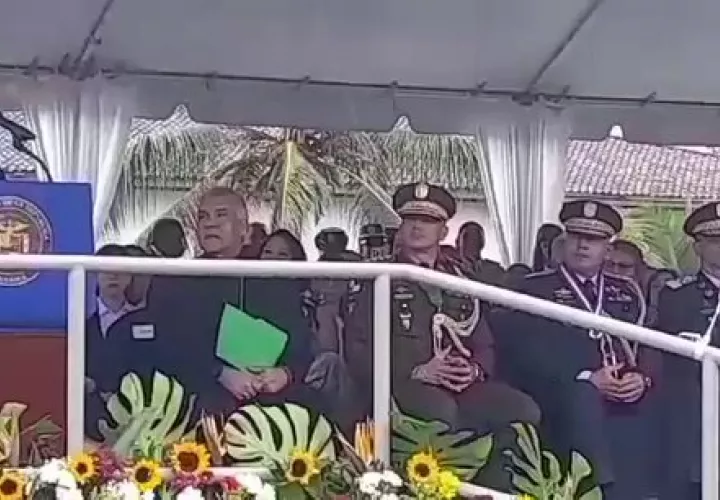 El mandatario Mulino pronuncia discurso en la ceremonia de cambio de mando en los estamentos de seguridad.