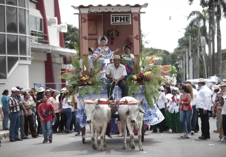 Desfile de carretas parte del desfile en Juan Díaz.  (Foto:Ilustrativa)