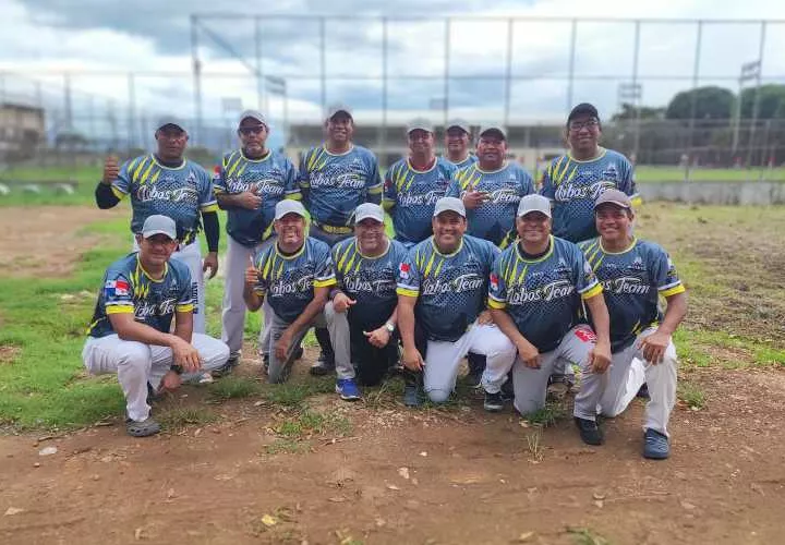 El team Lobos se ubicó en la cuarta posición de la Liga de 50 años y más del softbol de Panamá Este. Foto: Cortesía